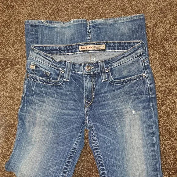 Big Star Women's Maddie Boot Cut Mid Rise Fit Distressed Jeans size 26 R - Picture 6 of 14